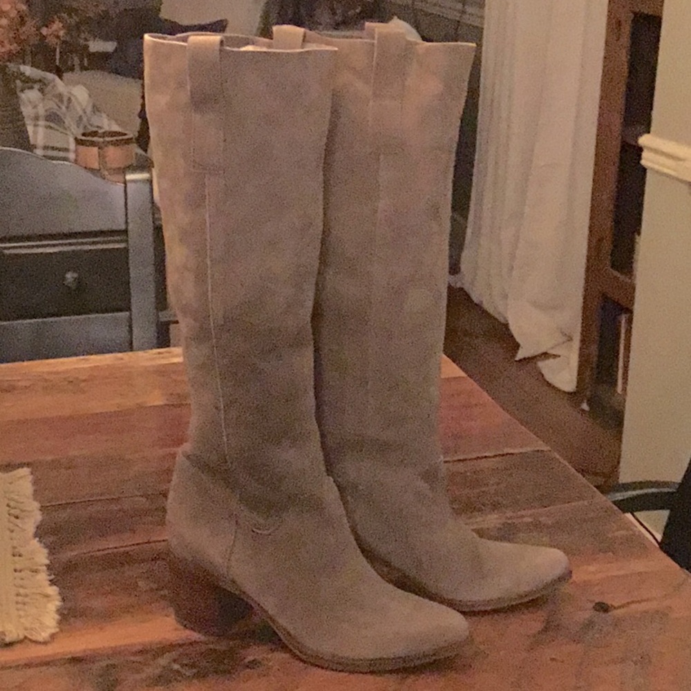 Steve Madden Tan Heeled Boots